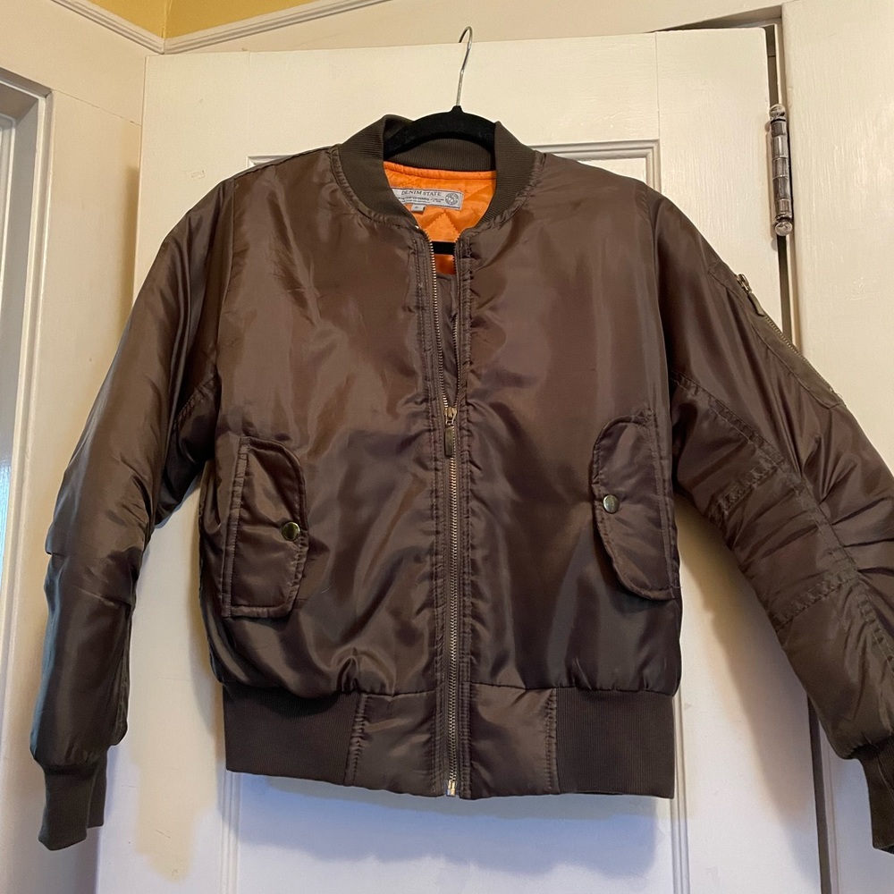Cute on trend olive green bomber jacket